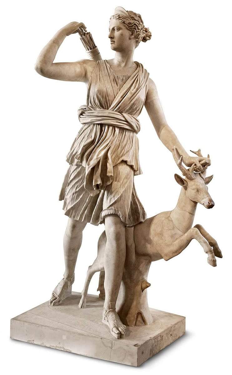 Statuia Artemis, copie romana a unei statui grecesti de bronz din secolul al IV-lea i.Hr., prin Muzeul Luvru